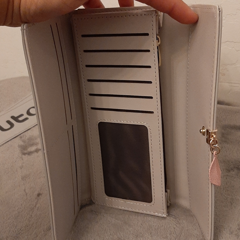 UTO (New) - Picture 6 of 6